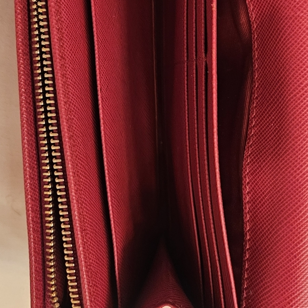Prada Nero Red Saffiano Crossgrain Leather Long Wallet Gold Hardware Zipper - Picture 4 of 9